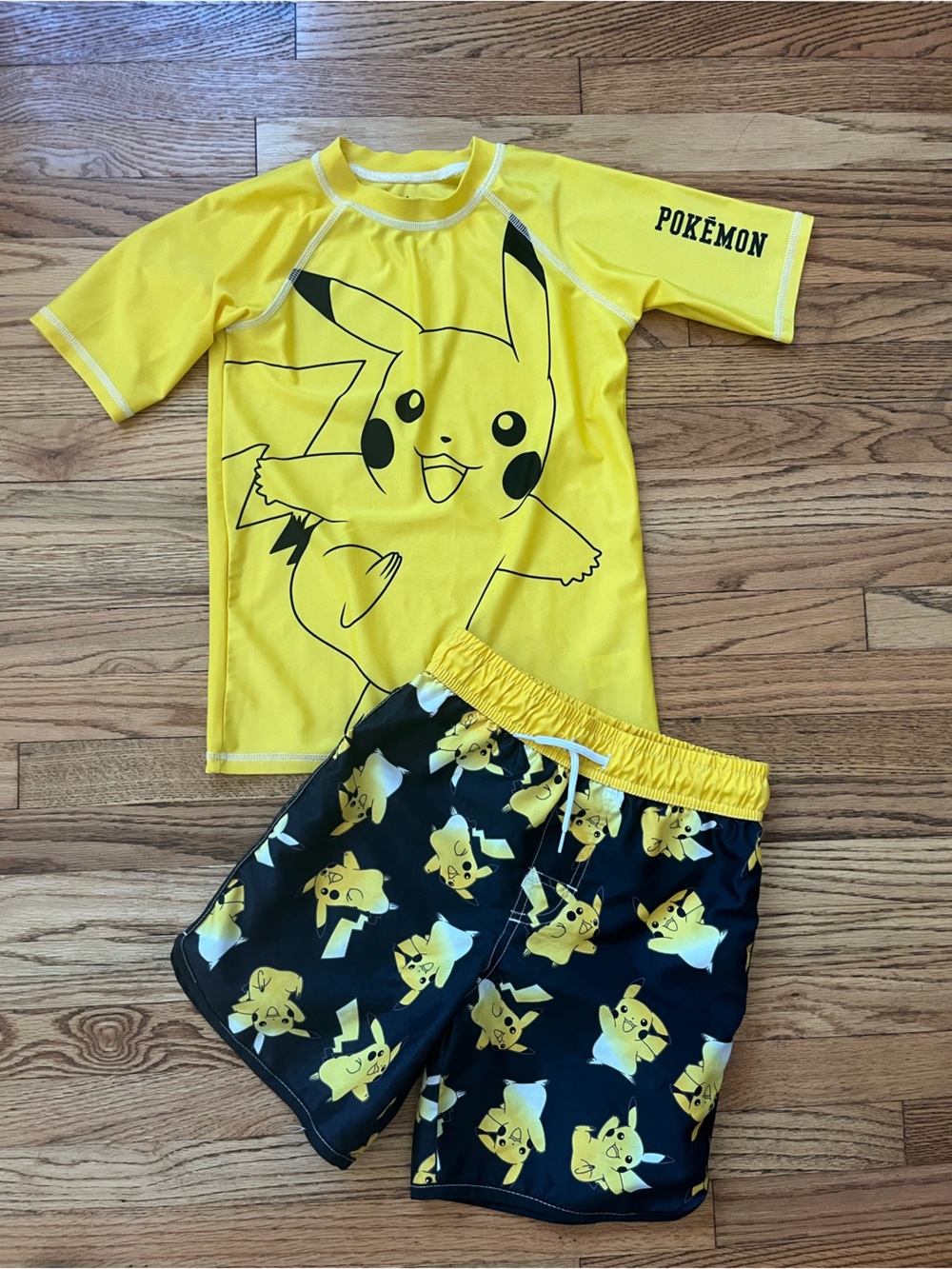 Pokémon Kids Pikachu Yellow Rash Guard Swim Set Sz M (8)